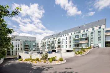 Intérieur de la cours de la résidence des hauts de feunteun